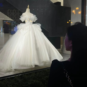 人人摸人人舔人人插
